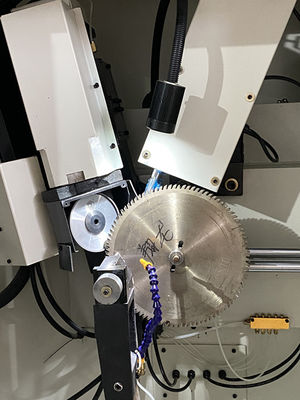 LDX-026A Υπηρεσιακή τροφοδοσία πλήρης CNC κυκλική πριονιστική λεπίδα μπροστινή και πίσω γωνιακή γρανίτα