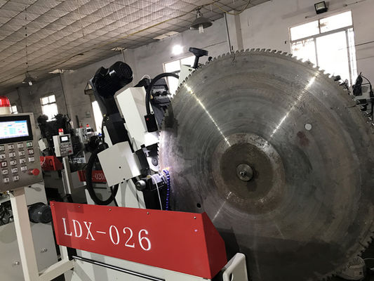 LDX-026A Σερβοτροφή Μεγάλη TCT Saw Blade Προσωπική και οπίσθια γωνιακή γραμμωτική μηχανή