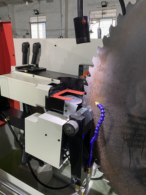 LDX-026A Διαμέτρου άλεσης 500-2000MM Σερβοτροφοδοτική πλήρης μηχανή CNC κυκλικής πριονιστικής λεπίδας